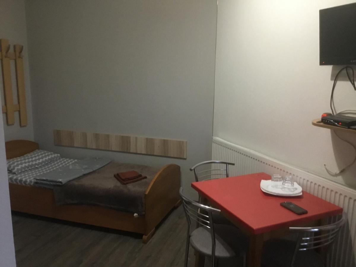 Inn Alibi Khorodelets Екстериор снимка